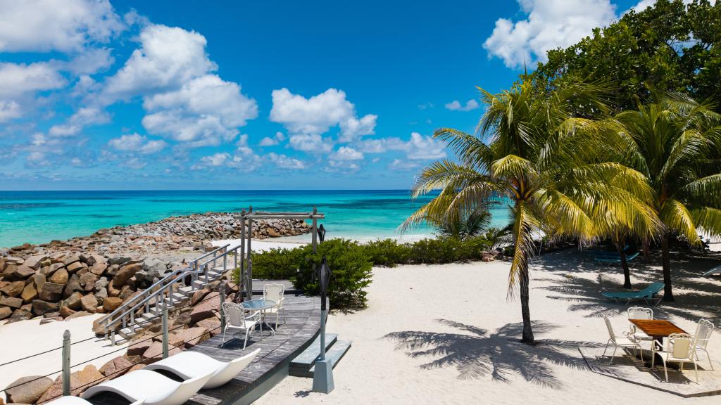 Photo 10: Islander - Praslin (Seychelles)