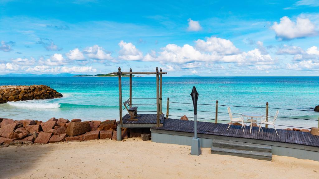 Photo 12: Islander - Praslin (Seychelles)