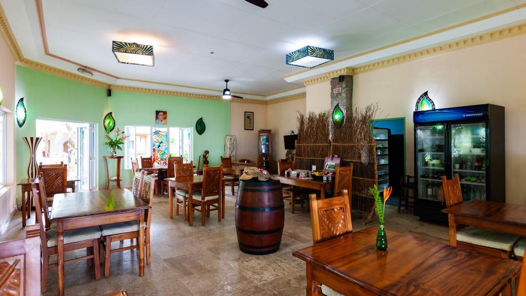 Photo 3: Islander - Praslin (Seychelles)