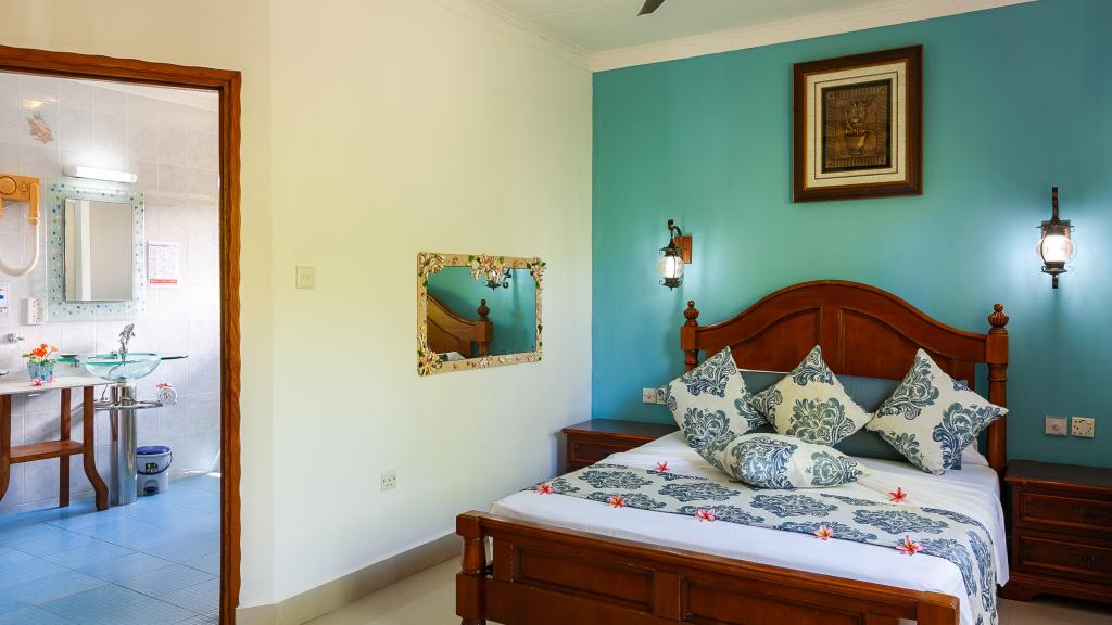 Photo 139: Islander - Praslin (Seychelles)