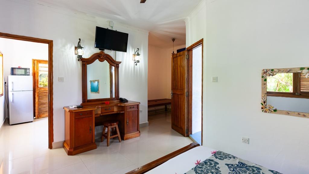 Foto 136: Islander - Praslin (Seychellen)