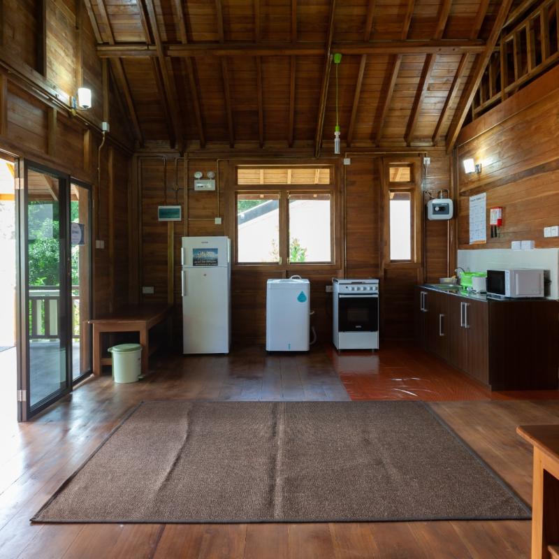 Hide Away - Wooden House with Sea View