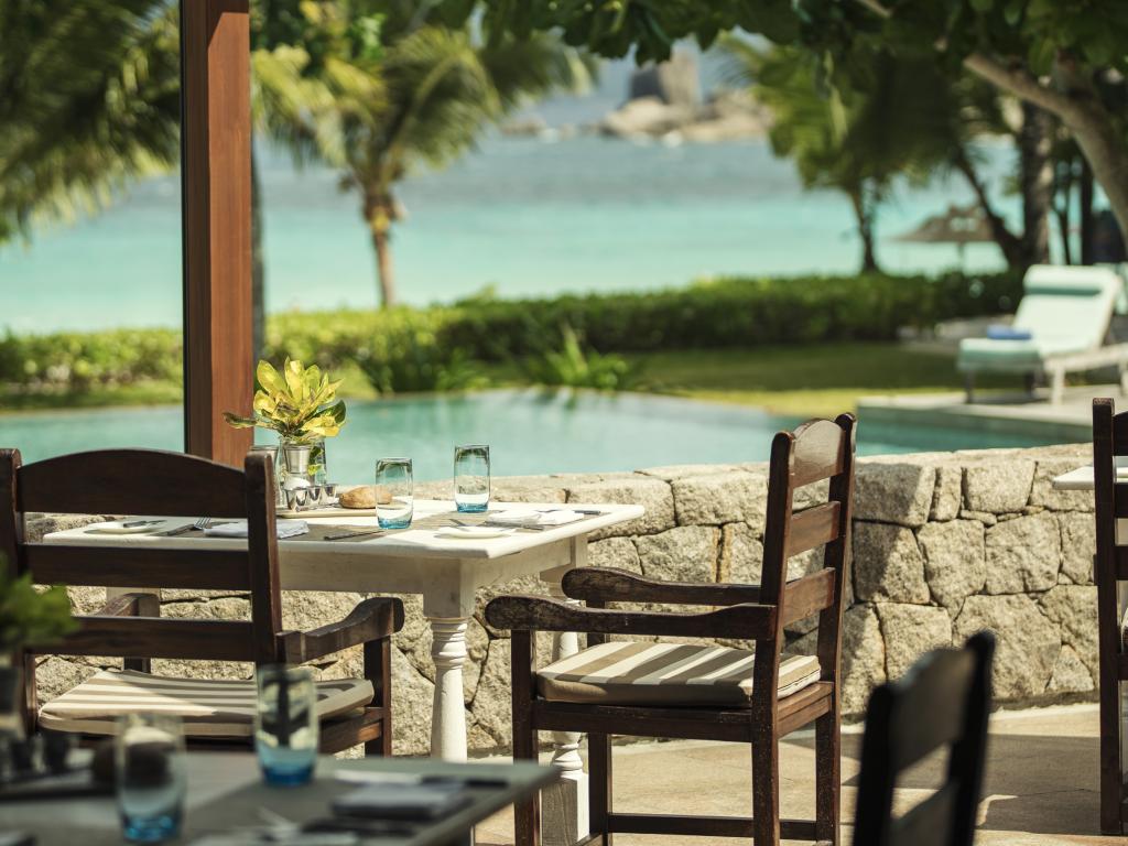 Four Seasons Resort - Photo 2