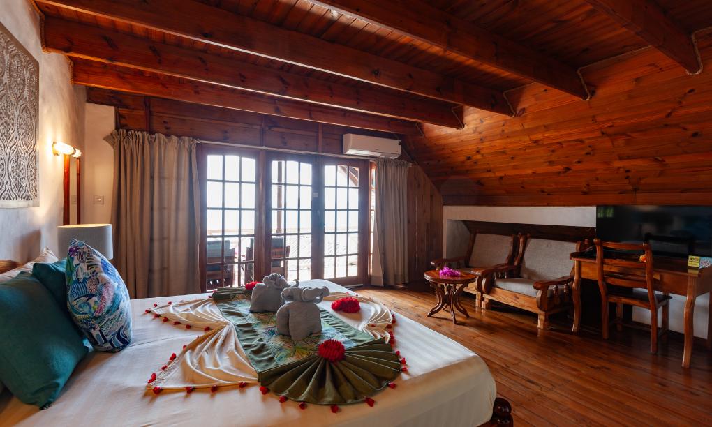 Colibri Guesthouse - Superior-Holzzimmer mit Meerblick