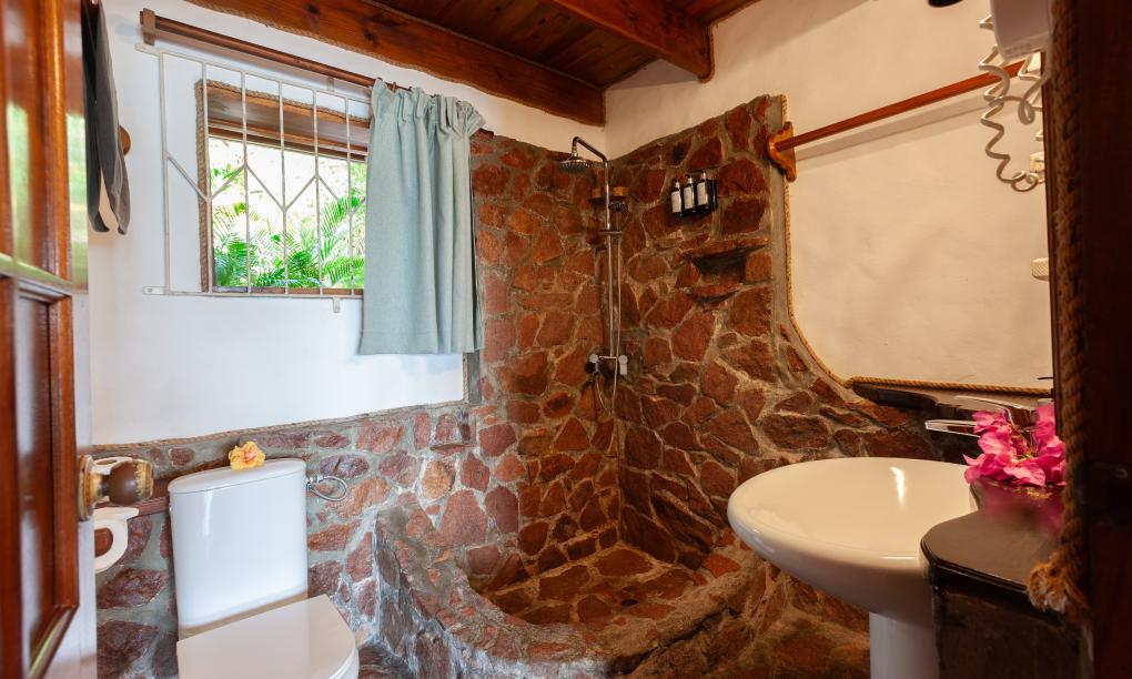 Colibri Guesthouse - Superior-Holzzimmer mit Meerblick