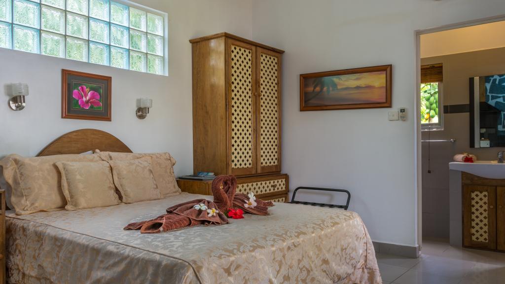 Foto 57: Bougainvillea - Mahé (Seychellen)