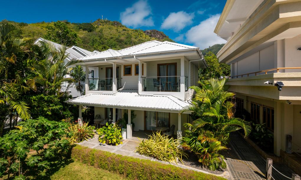 Crown Beach Hotel