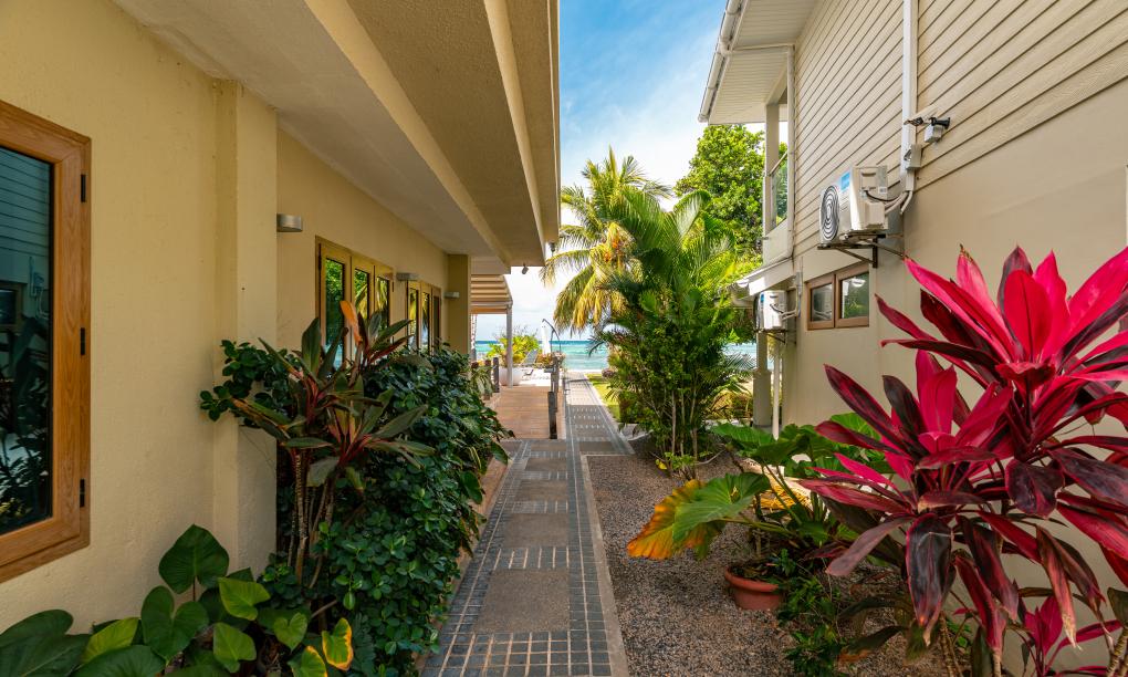 Crown Beach Hotel