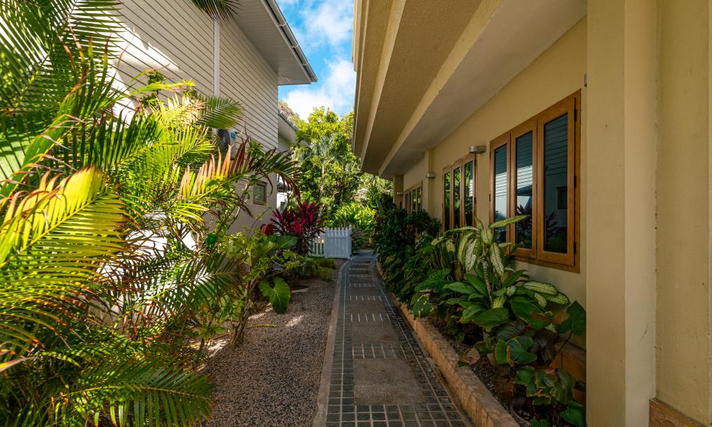 Crown Beach Hotel