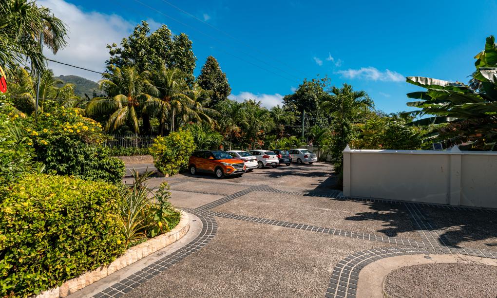 Crown Beach Hotel