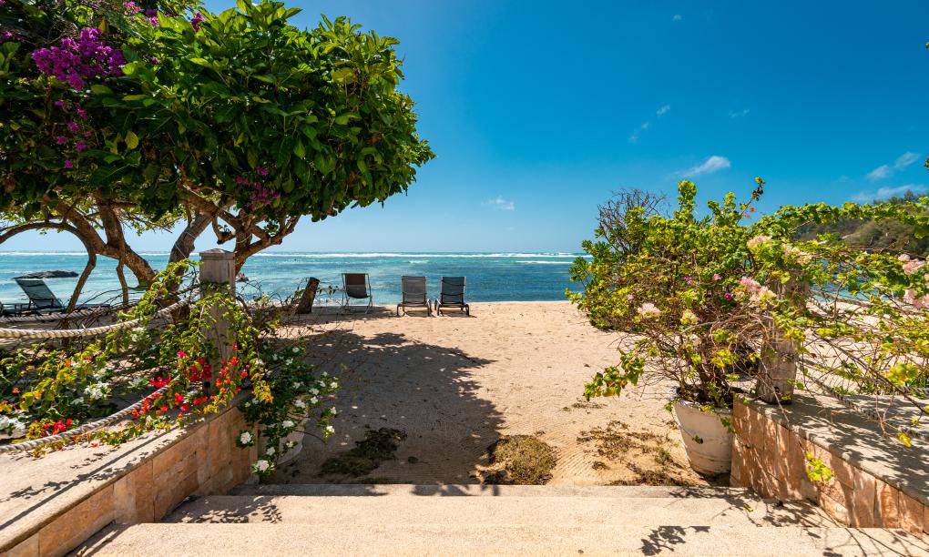 Crown Beach Hotel