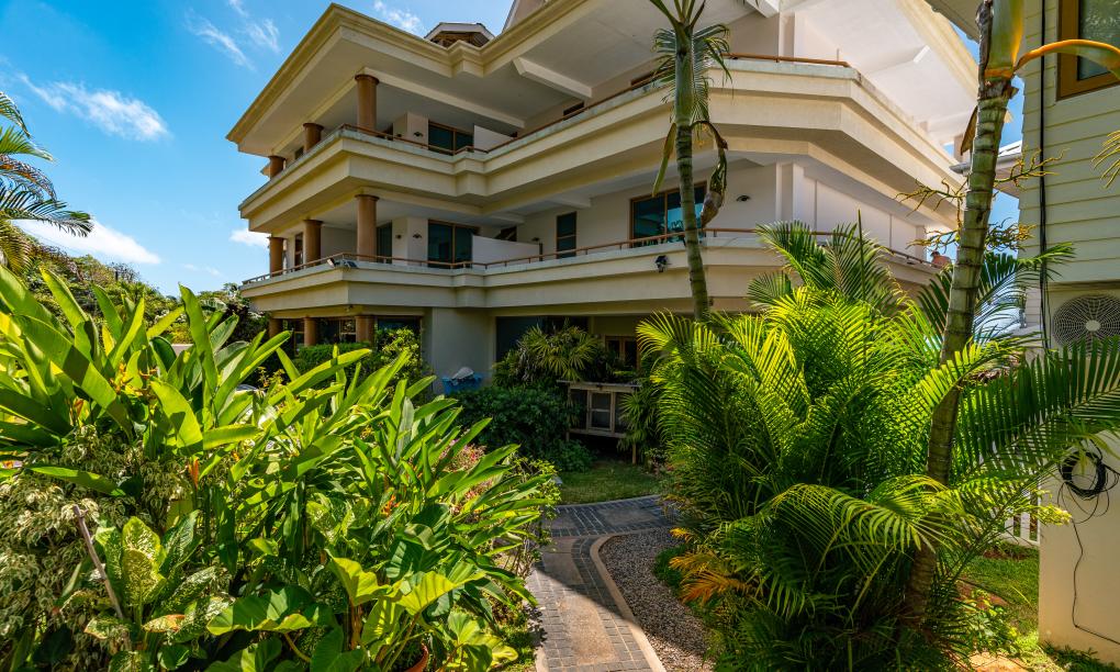 Crown Beach Hotel