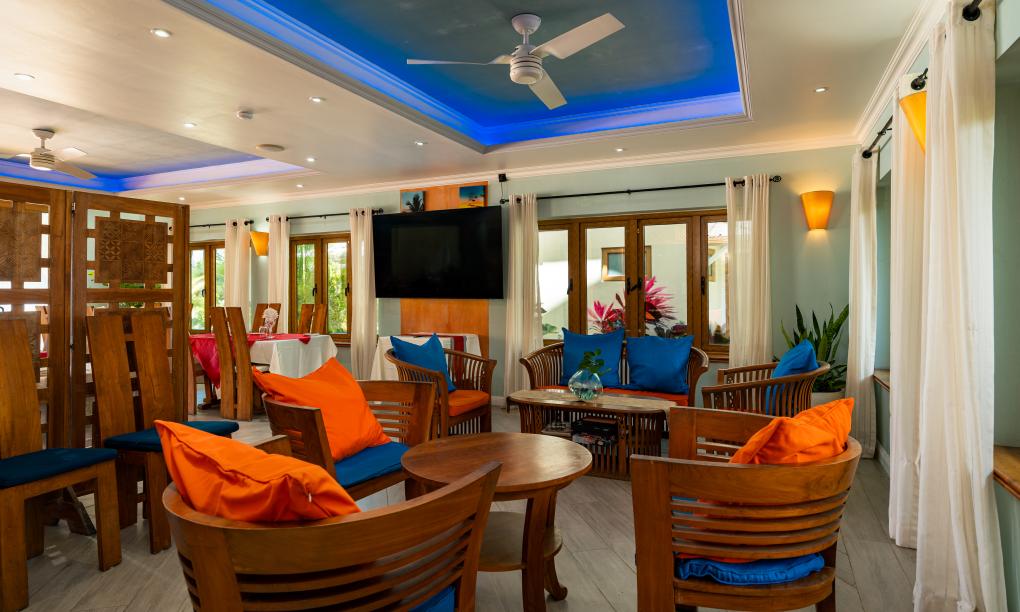 Crown Beach Hotel