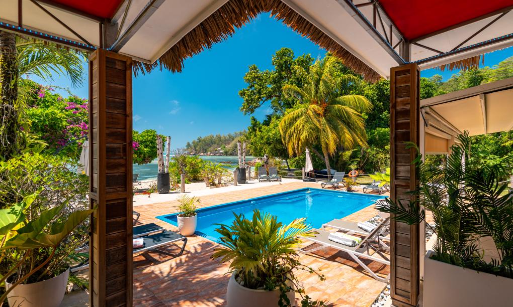 Crown Beach Hotel