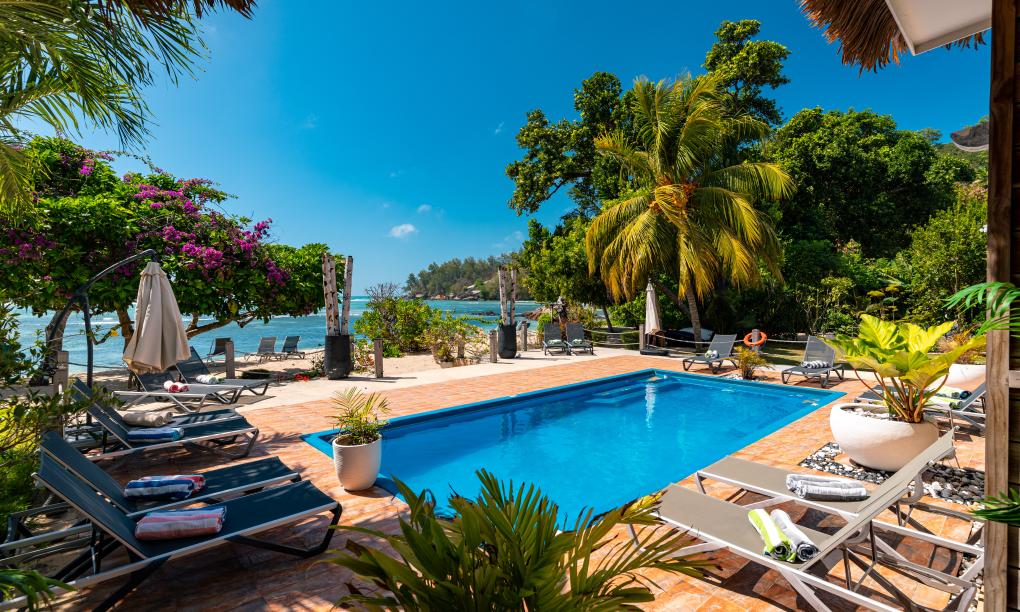Crown Beach Hotel