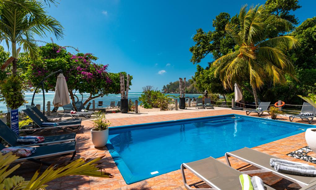 Crown Beach Hotel