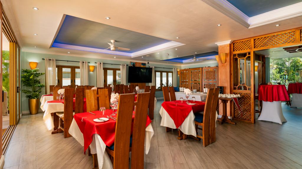 Foto 200: Crown Beach Hotel - Mahé (Seychellerna)