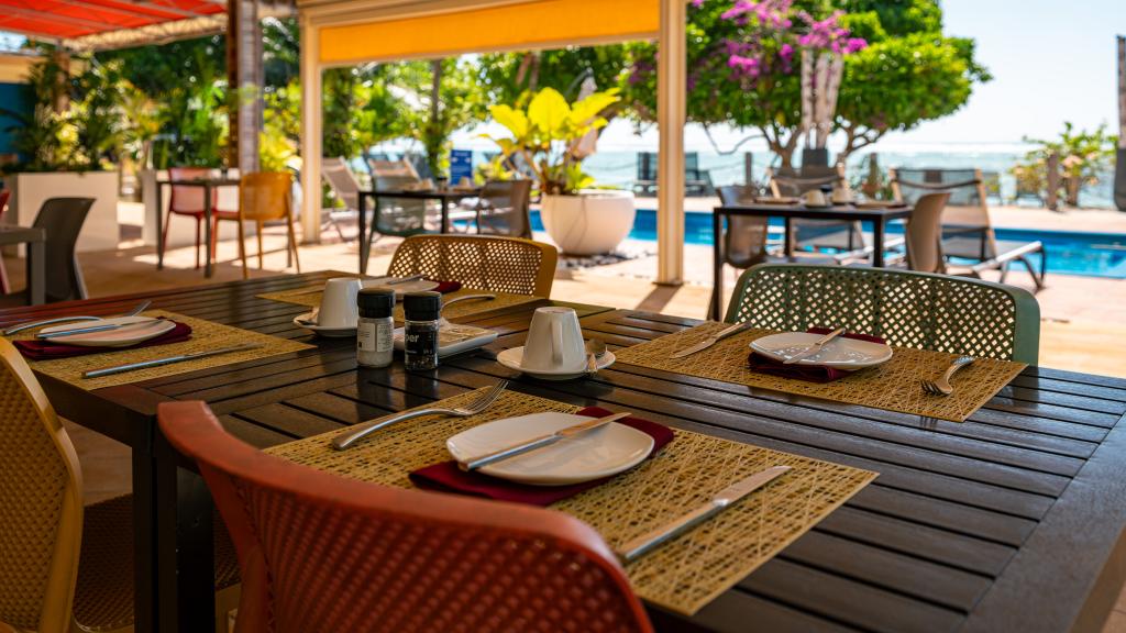 Foto 3: Crown Beach Hotel - Mahé (Seychellerna)