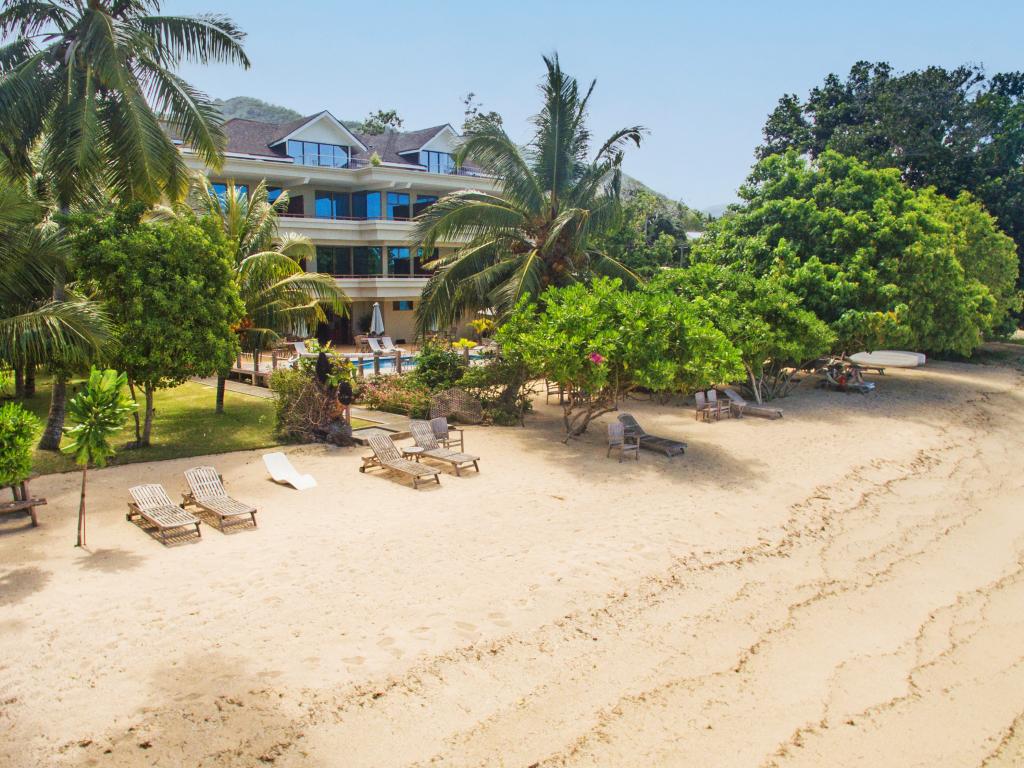 Crown Beach Hotel - Foto 9