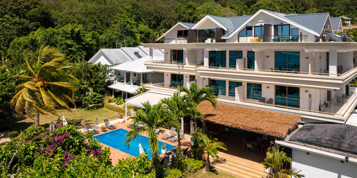 Crown Beach Hotel