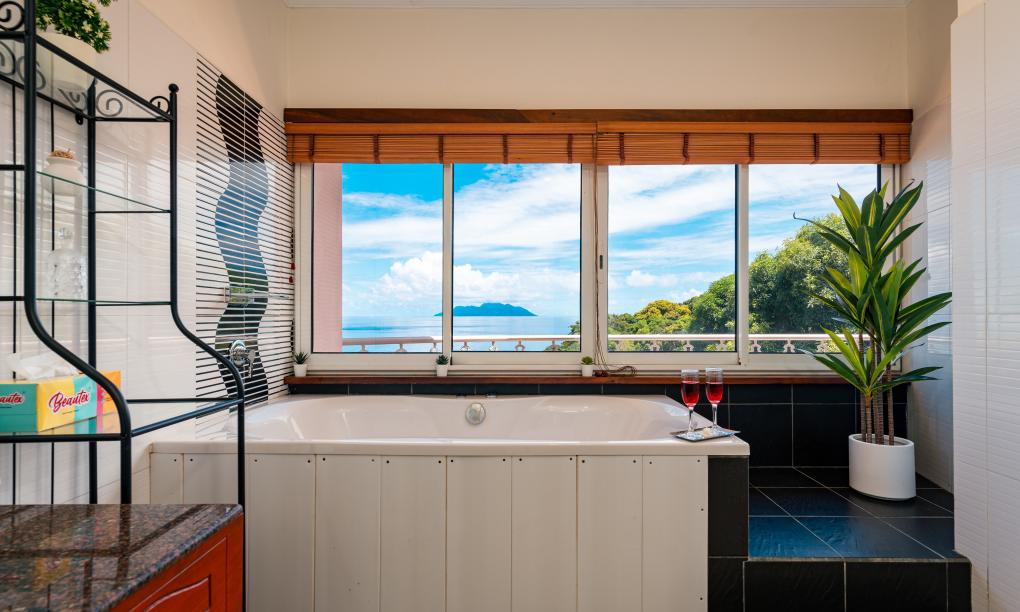 Glacis Heights Villa - Executive Deluxe