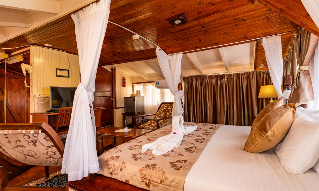 Carana Hilltop Villa - Whole Villa