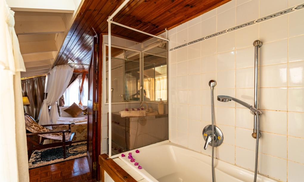 Carana Hilltop Villa - Whole Villa