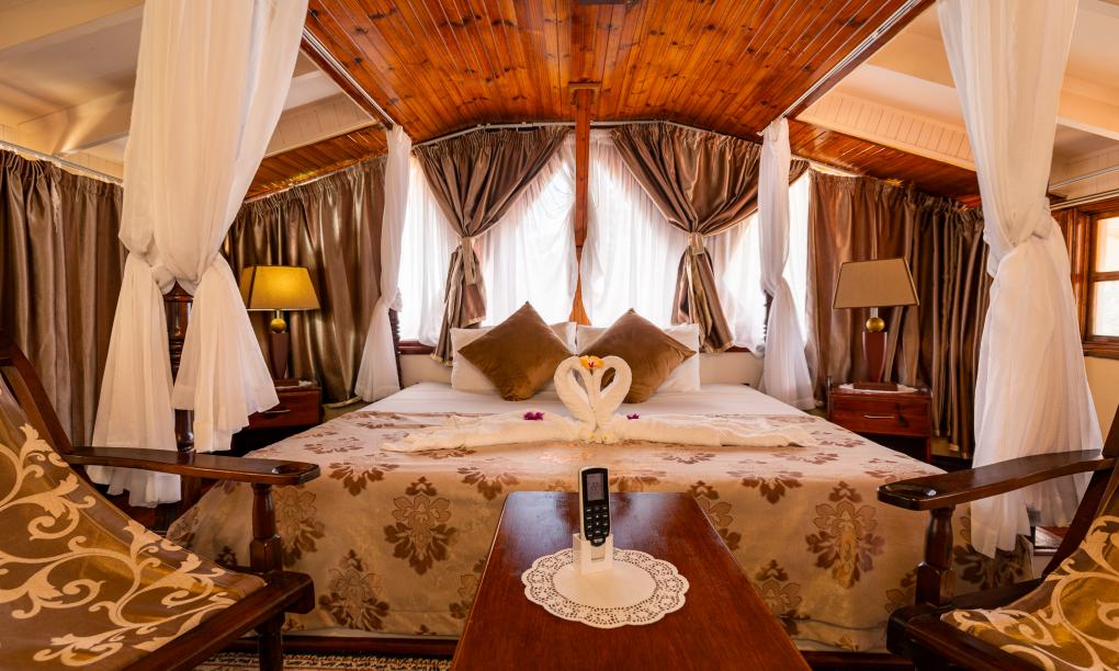 Carana Hilltop Villa - Mansardenzimmer