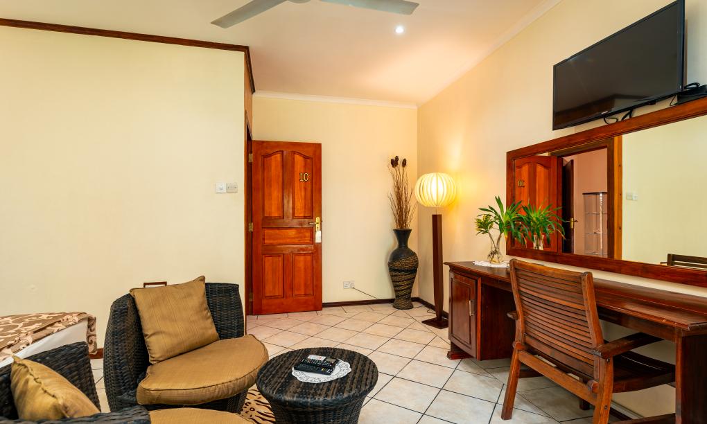 Carana Hilltop Villa - Deluxe Room