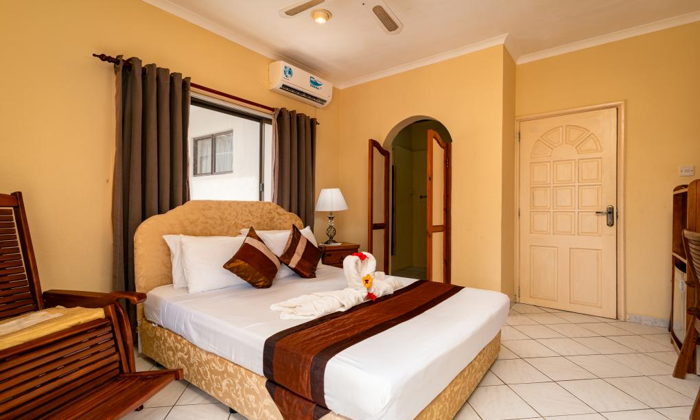 Carana Hilltop Villa - Family Villa