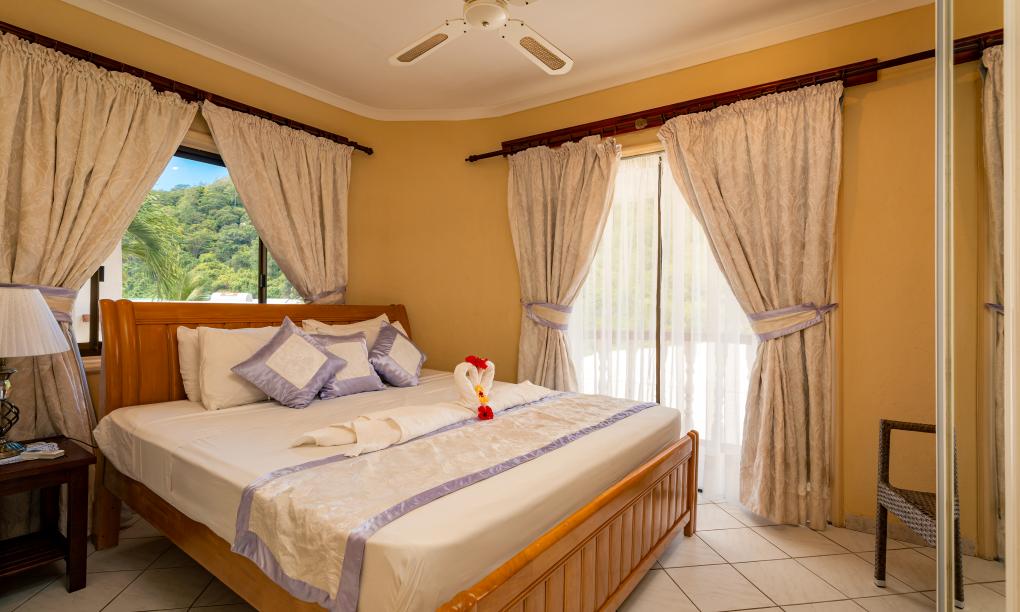 Carana Hilltop Villa - Whole Villa