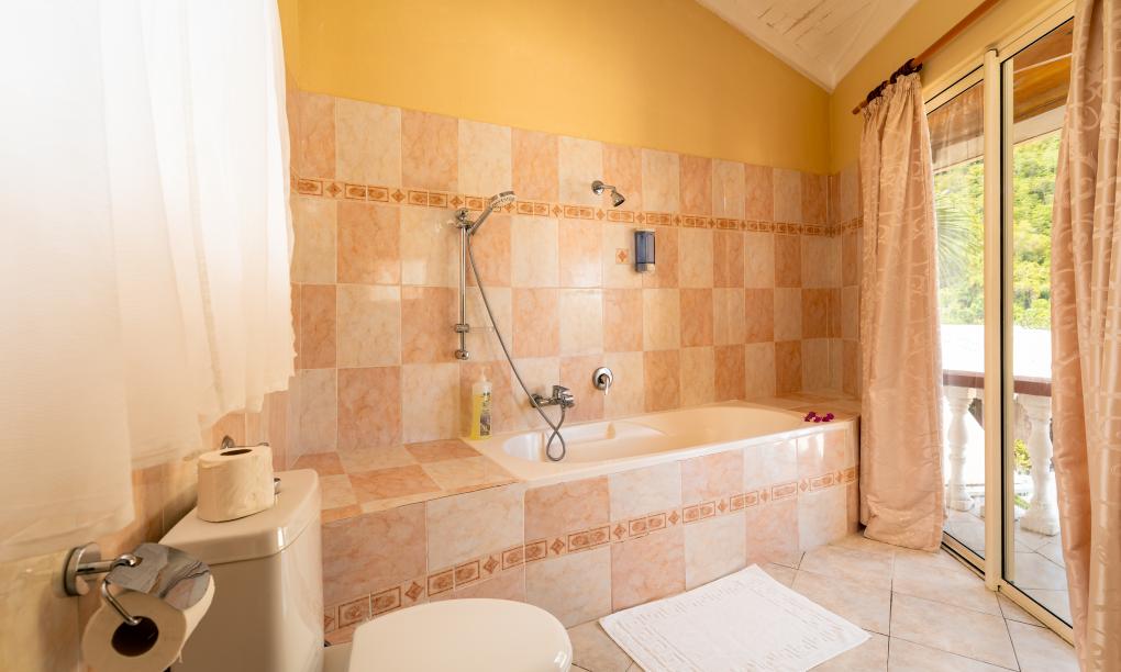 Carana Hilltop Villa - Whole Villa