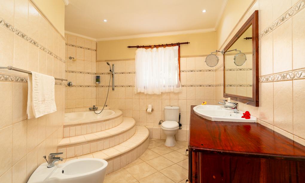 Carana Hilltop Villa - Großes Superior-Zimmer