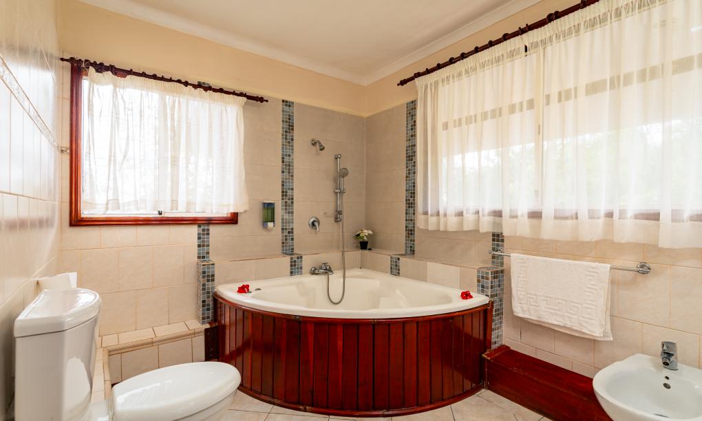 Carana Hilltop Villa - Whole Villa