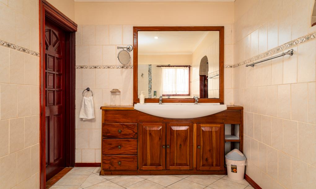 Carana Hilltop Villa - Luxus-Zimmer