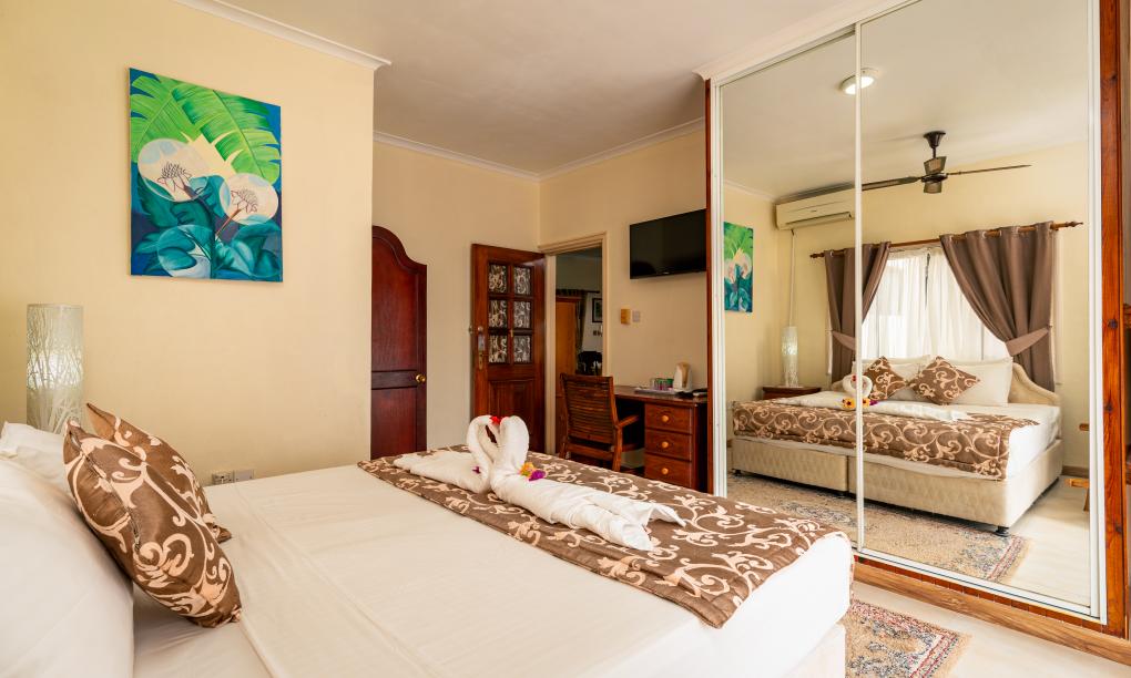 Carana Hilltop Villa - Family Villa