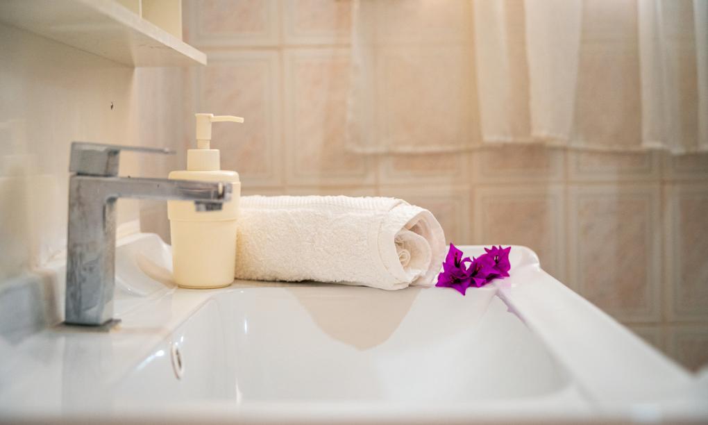 Carana Hilltop Villa - Standard Room