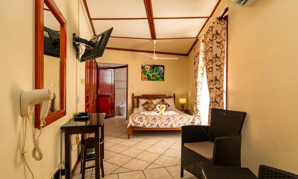 Carana Hilltop Villa - Family Villa