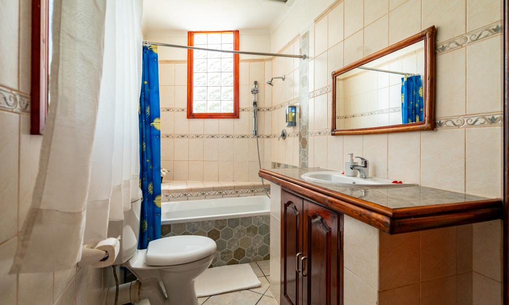 Carana Hilltop Villa - Family Villa