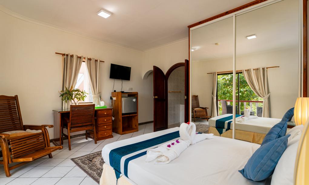 Carana Hilltop Villa - Whole Villa