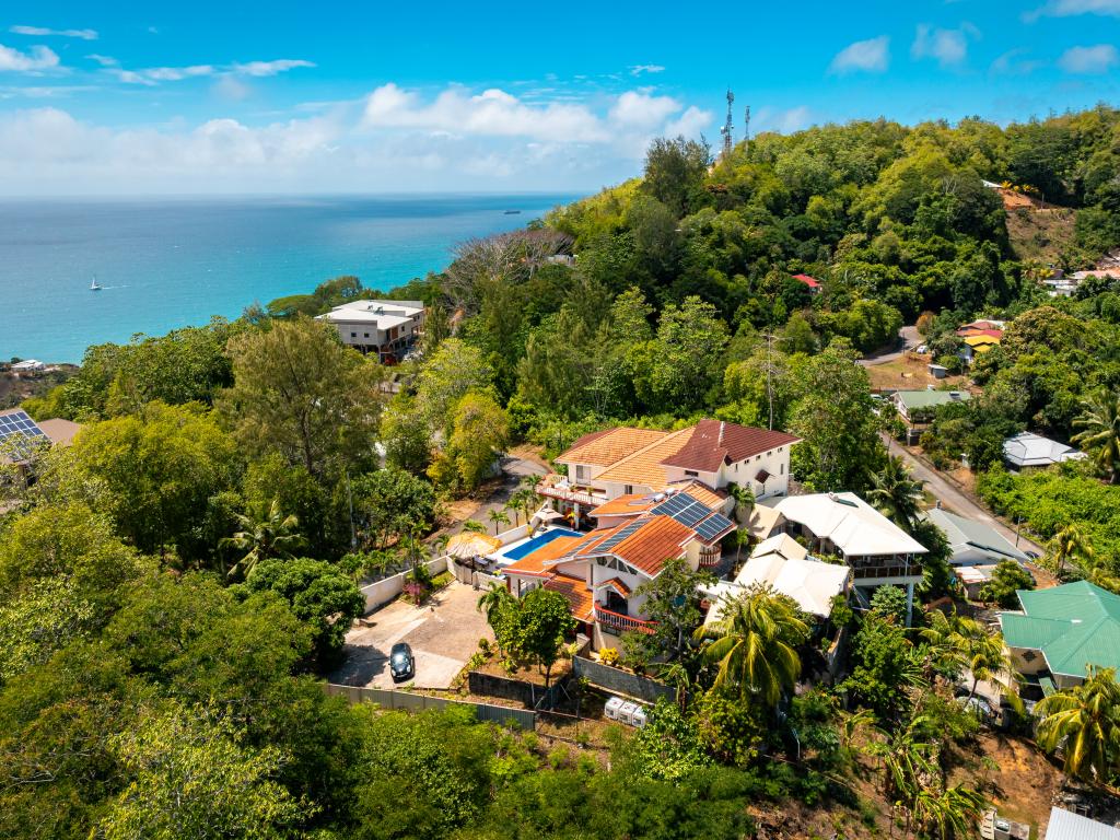 Carana Hilltop Villa - Foto 2