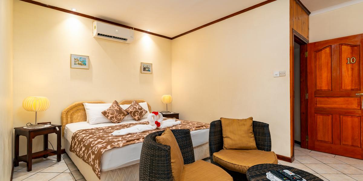 Carana Hilltop Villa - Deluxe Room