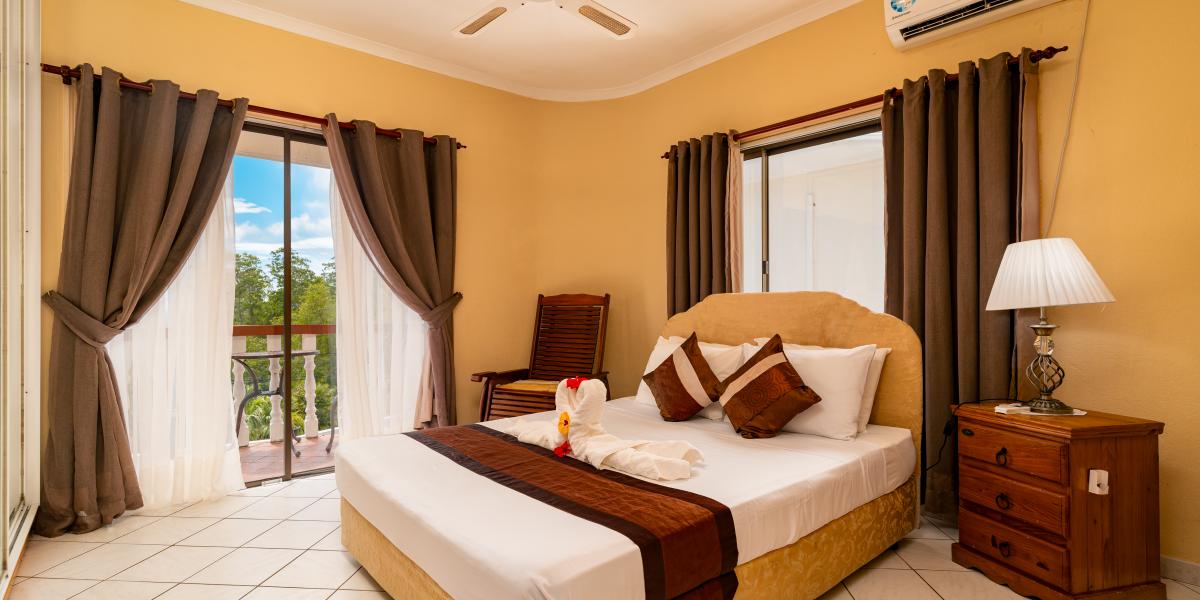 Carana Hilltop Villa - Family Villa