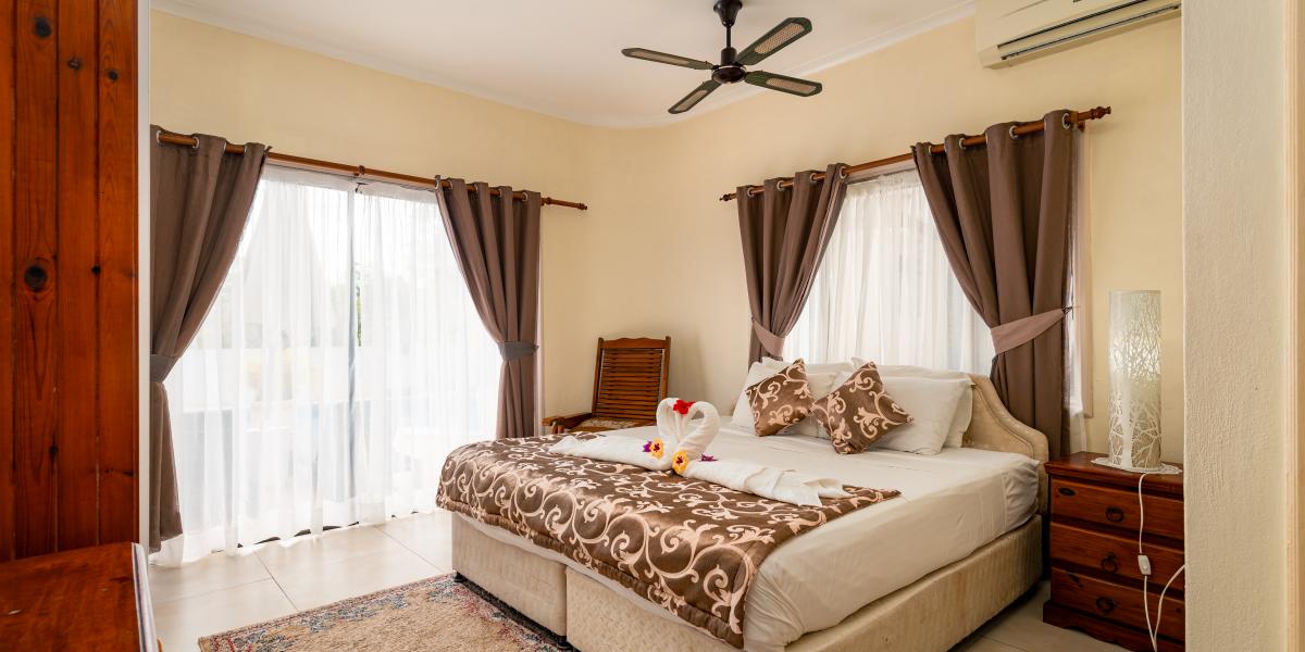 Carana Hilltop Villa - Family Villa