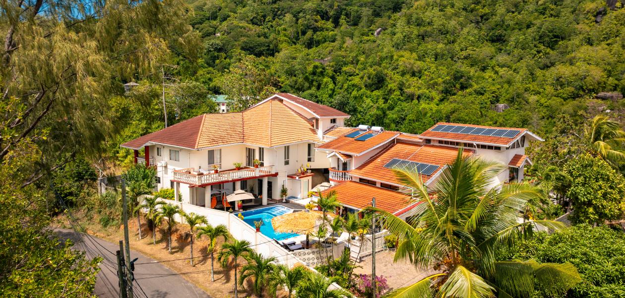 Carana Hilltop Villa - Foto 1