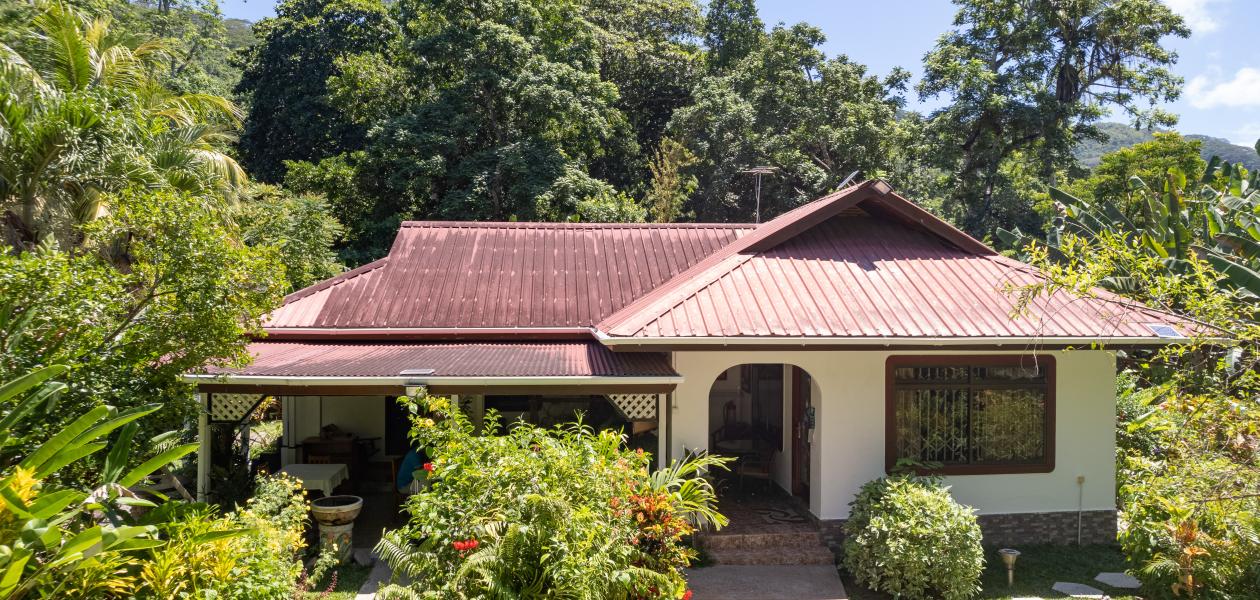 Buisson Guest House - Photo 1