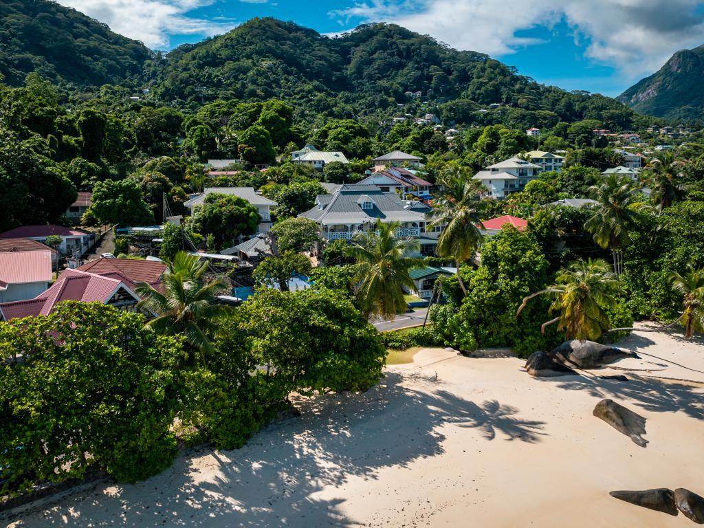 The Diver's Lodge - Photo 2