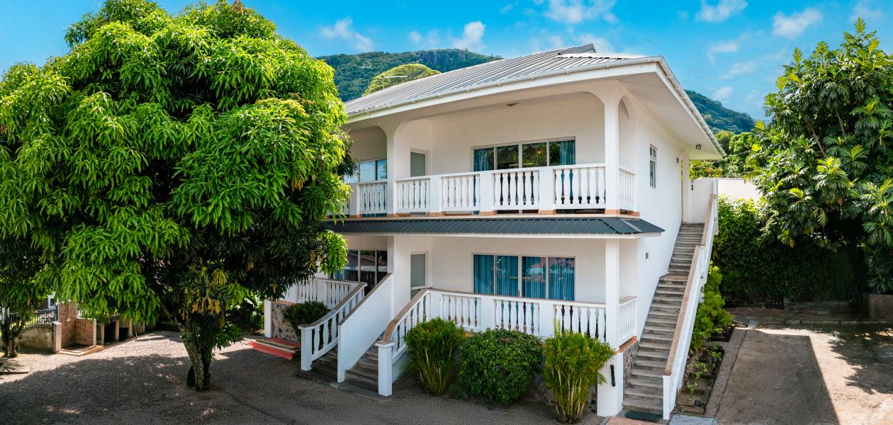 The Diver's Lodge - Photo 1