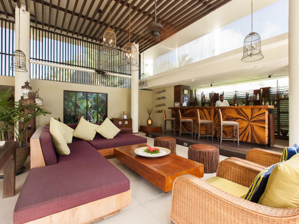 Dhevatara Beach Hotel - Photo 4