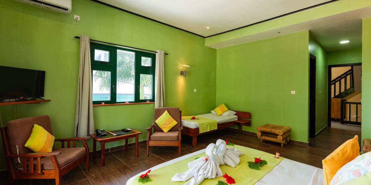 La Kaz Safran - Dreibettzimmer mit Balkon